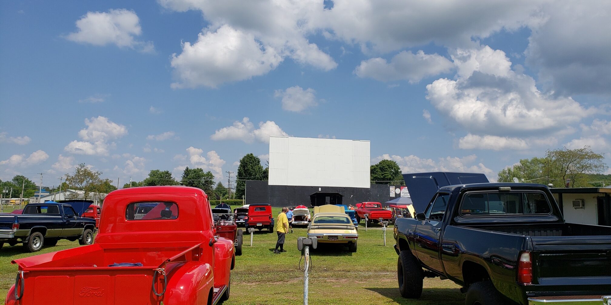 Skyview Drive In Car Show