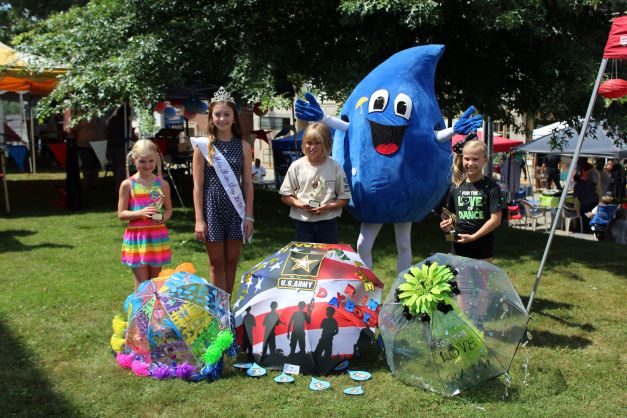 Rain Day Umbrella Contest. Photo by Mitch Kendra.